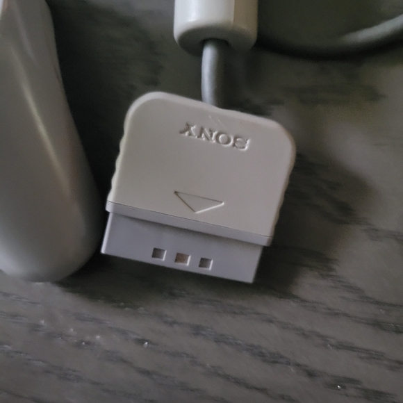 Authentic PlayStation 1 Controller Official Sony PS1 Controller OEM - Picture 3 of 4